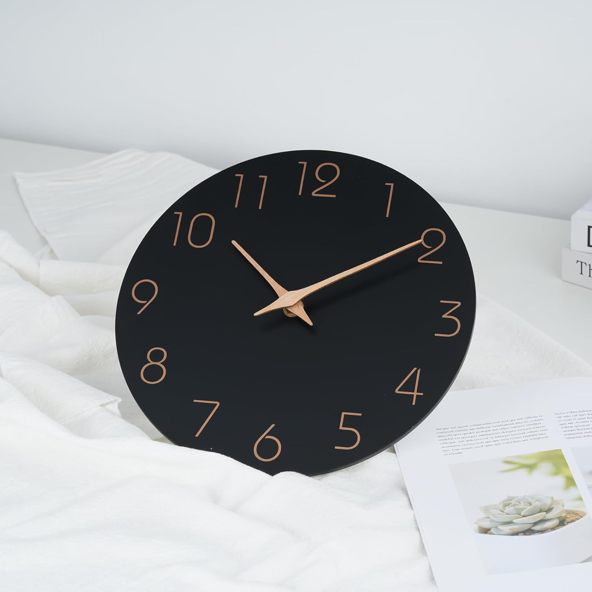 Wandklok 20cm Zwart met houten wijzers